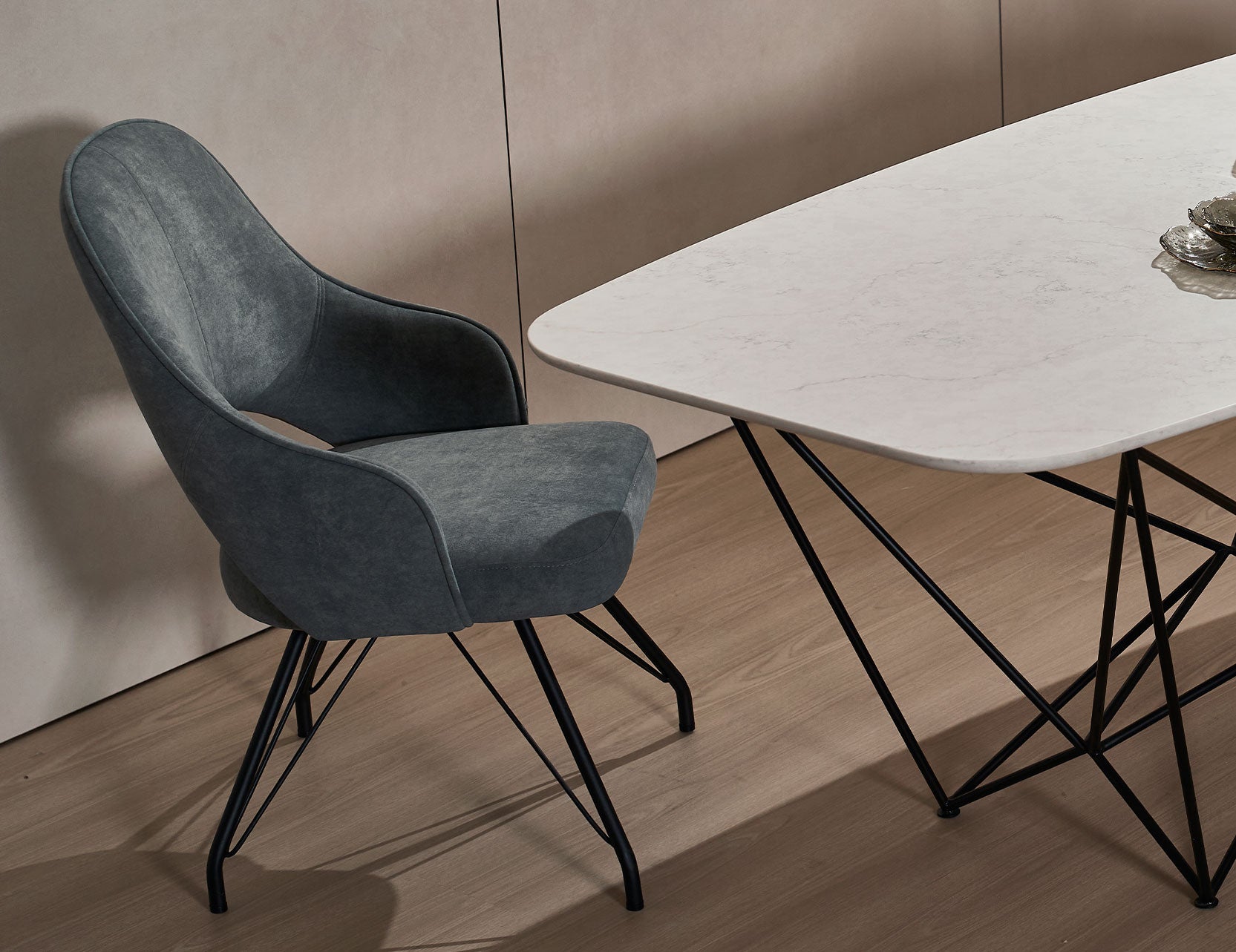 Tetro dining chair with a sculptural modern design